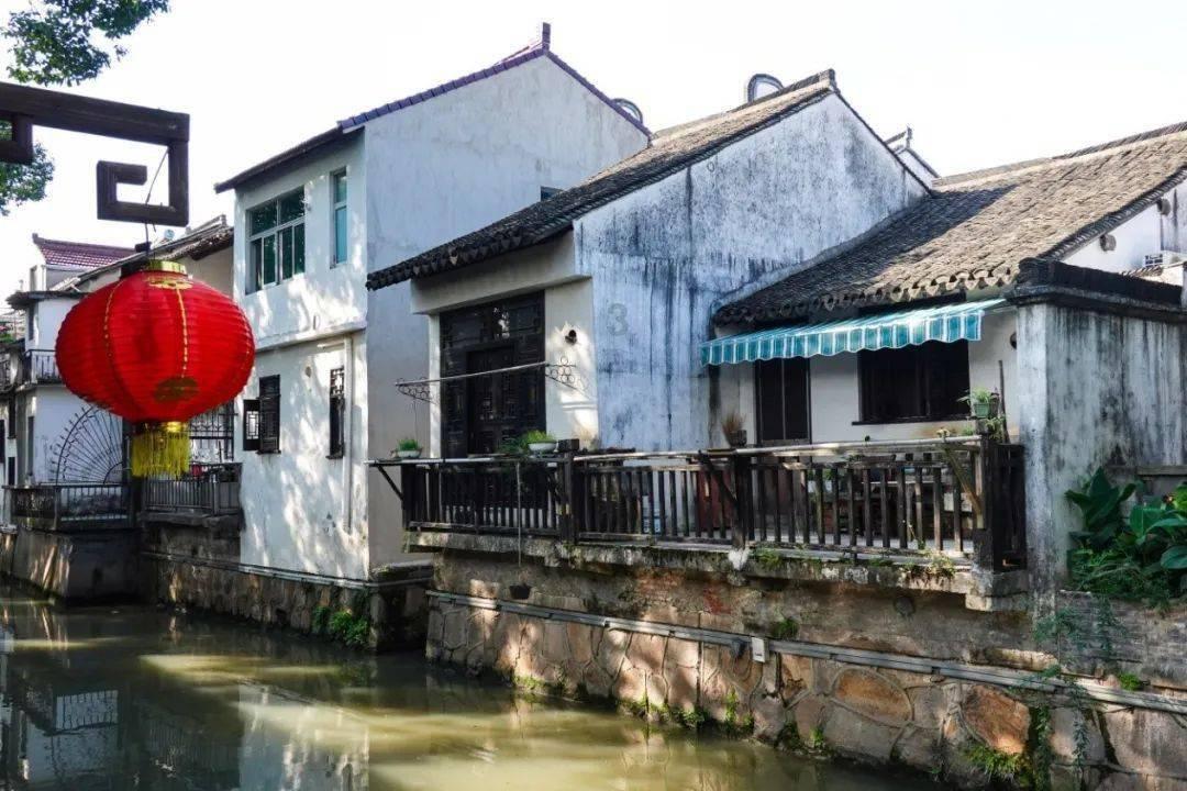 乌克兰称对俄罗斯列宁格勒州乌斯季卢加港一码头发动无人机袭击